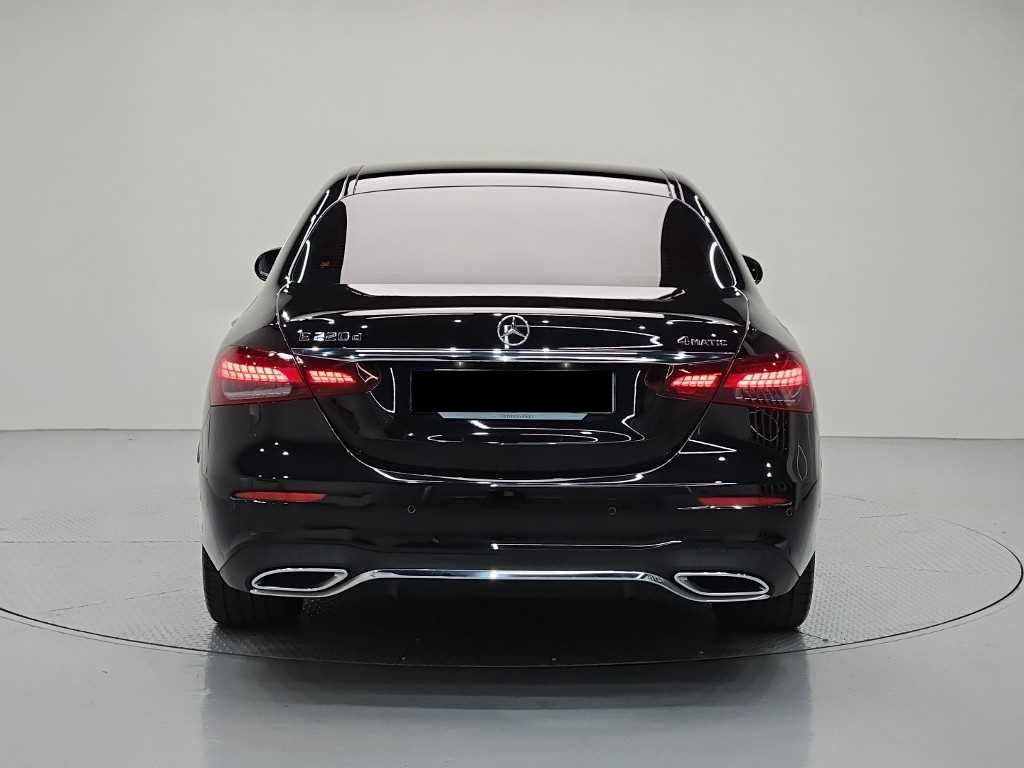 Mercedes-Benz E-Class — photo 03