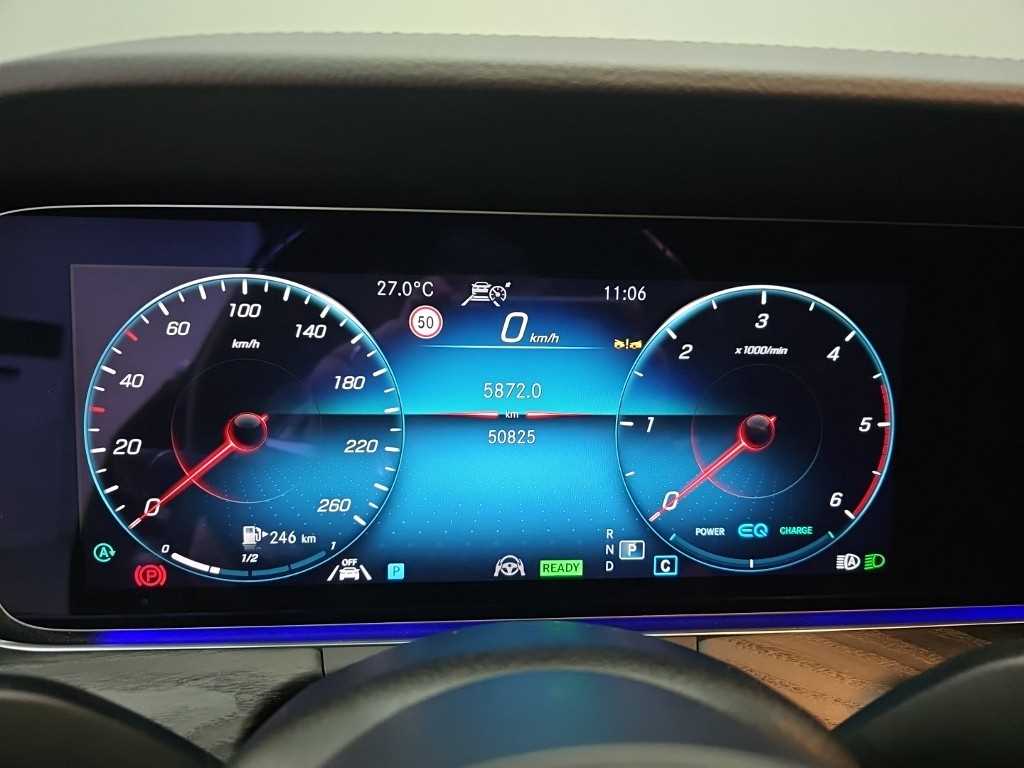 Mercedes-Benz E-Class — photo 06