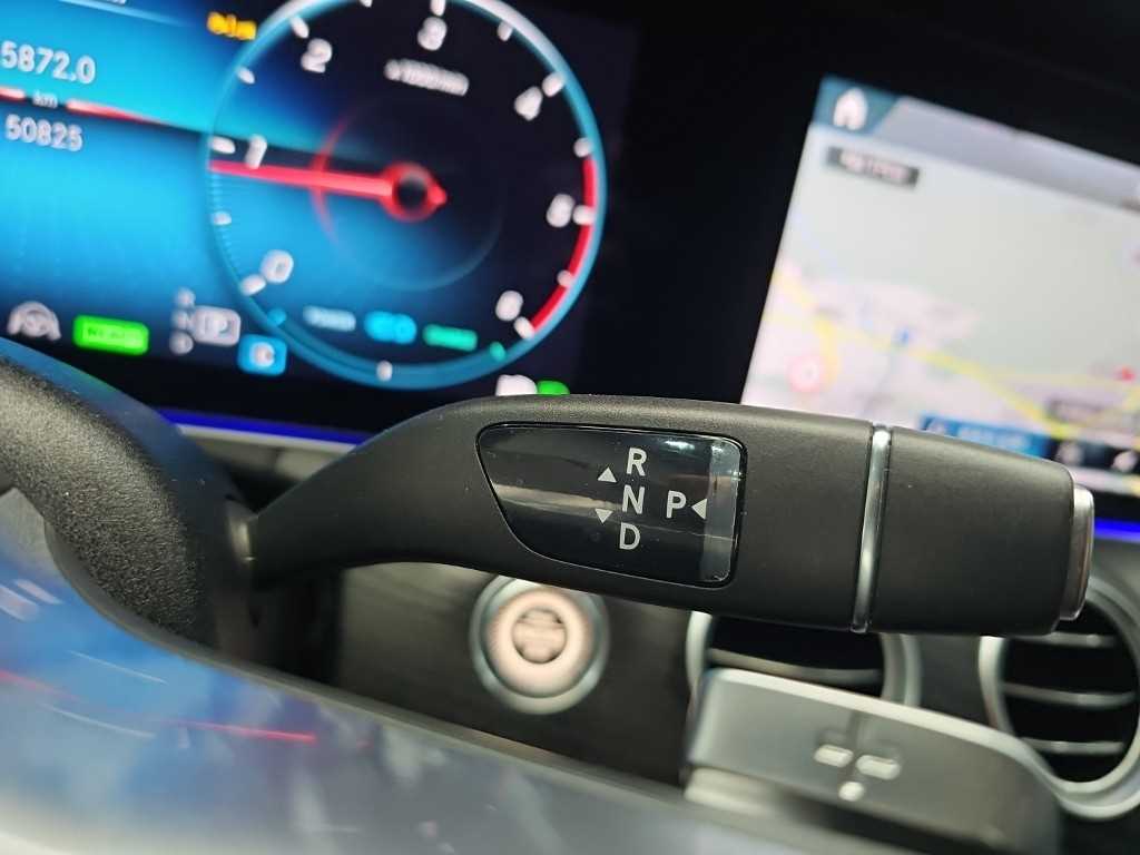 Mercedes-Benz E-Class — photo 08