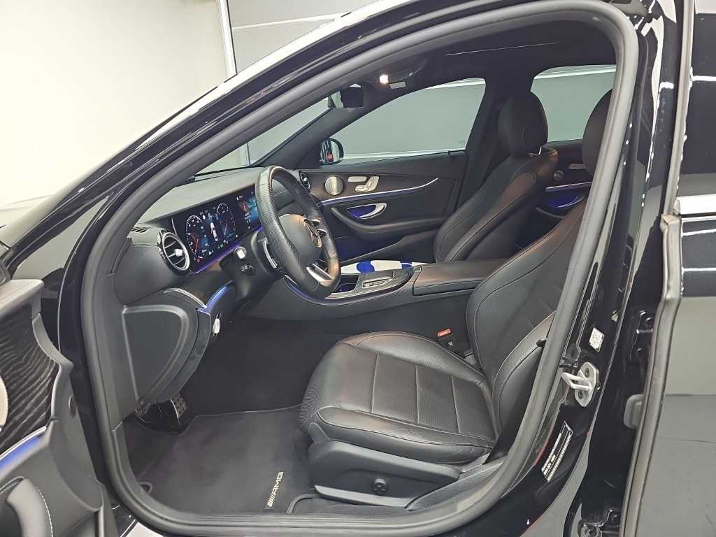 Mercedes-Benz E-Class — photo 11