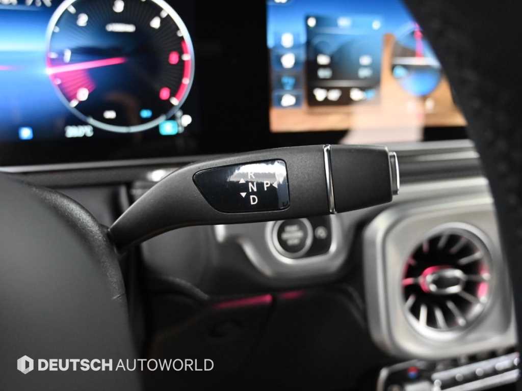 Mercedes-Benz G-Class — photo 09