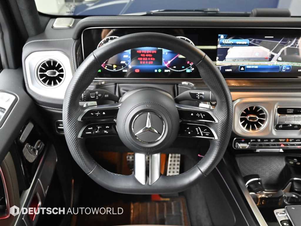 Mercedes-Benz G-Class — photo 13