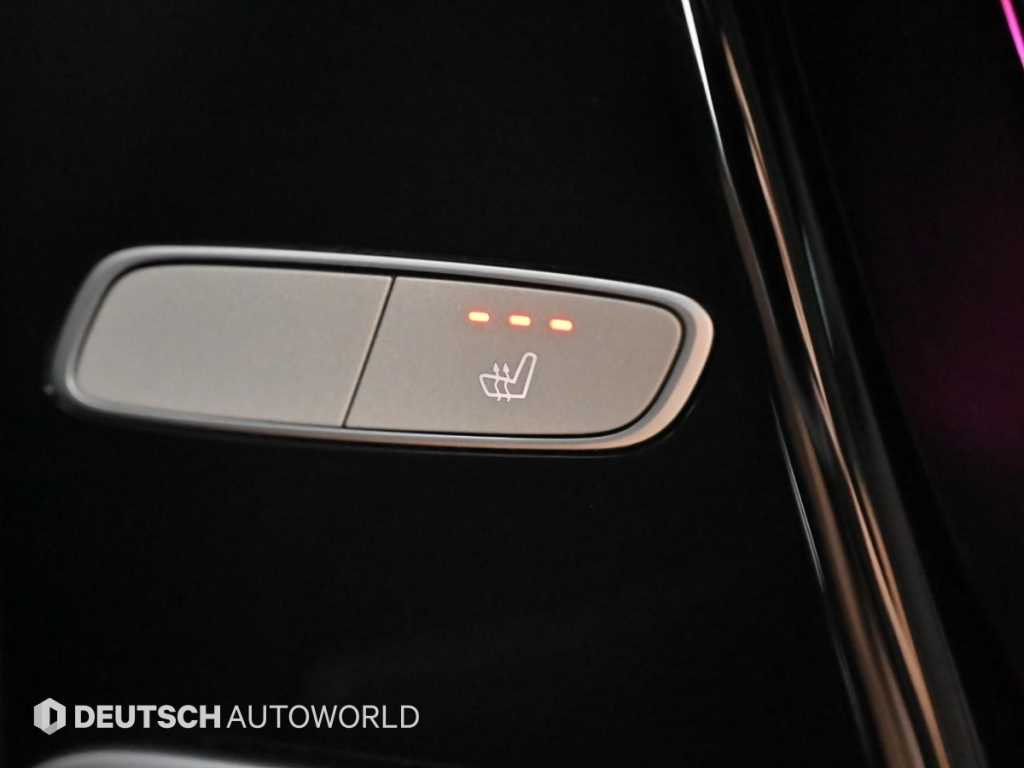 Mercedes-Benz G-Class — photo 16