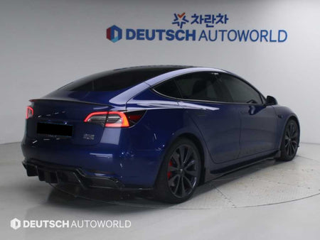 Tesla Model 3 — photo 02