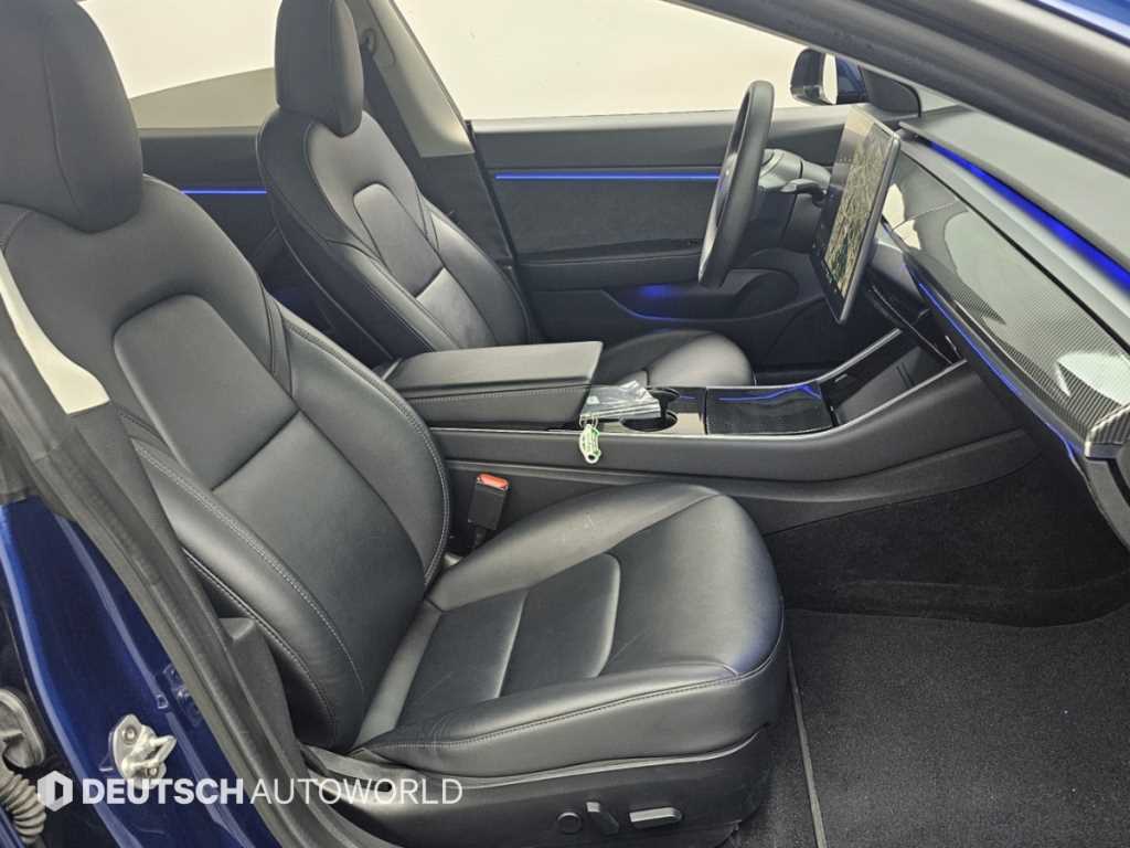 Tesla Model 3 — photo 10