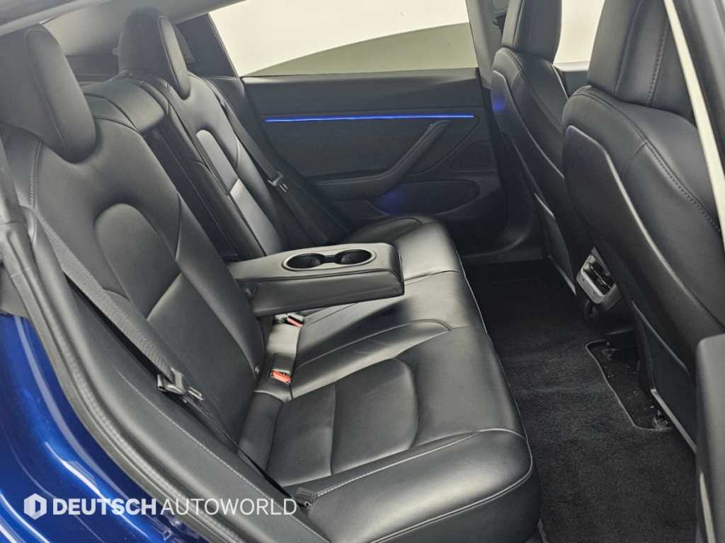 Tesla Model 3 — photo 12