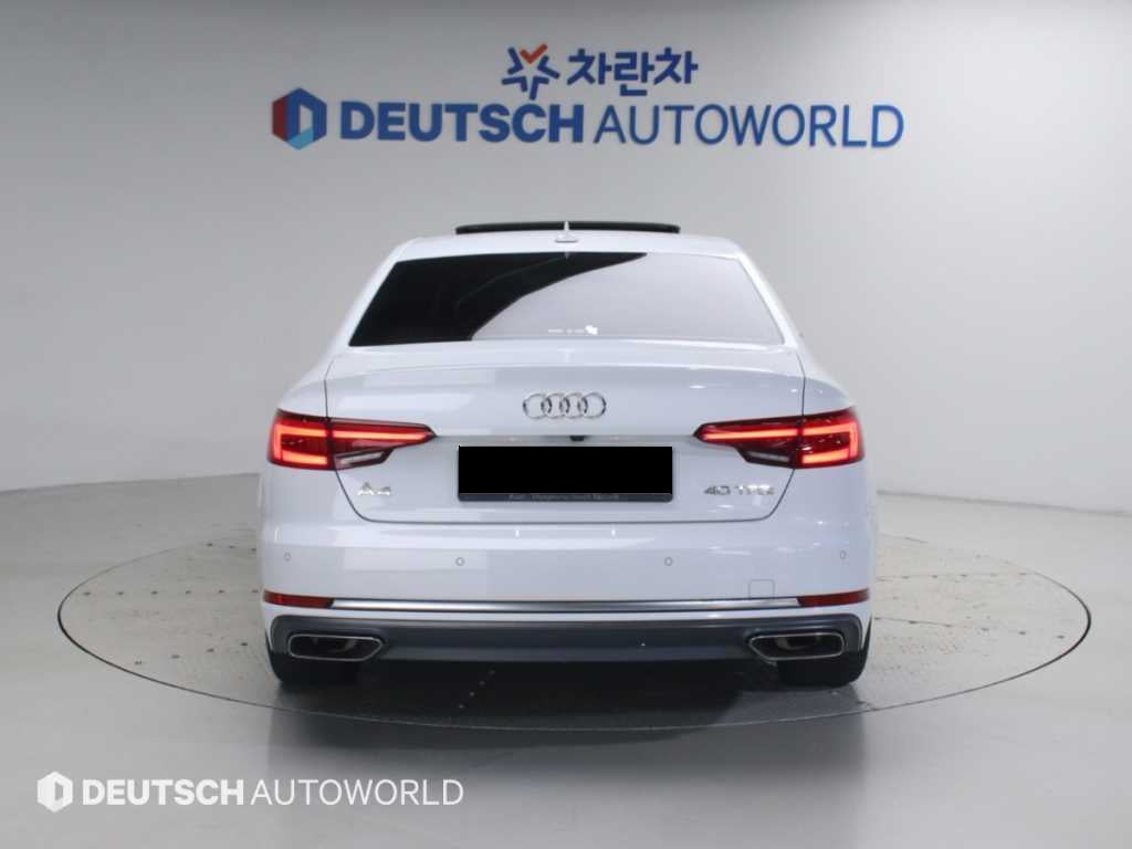 Audi A4 — photo 04