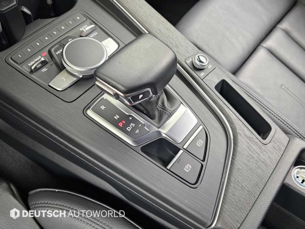 Audi A4 — photo 09