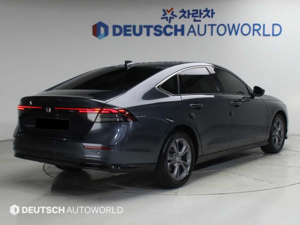 Honda Accord — photo 02