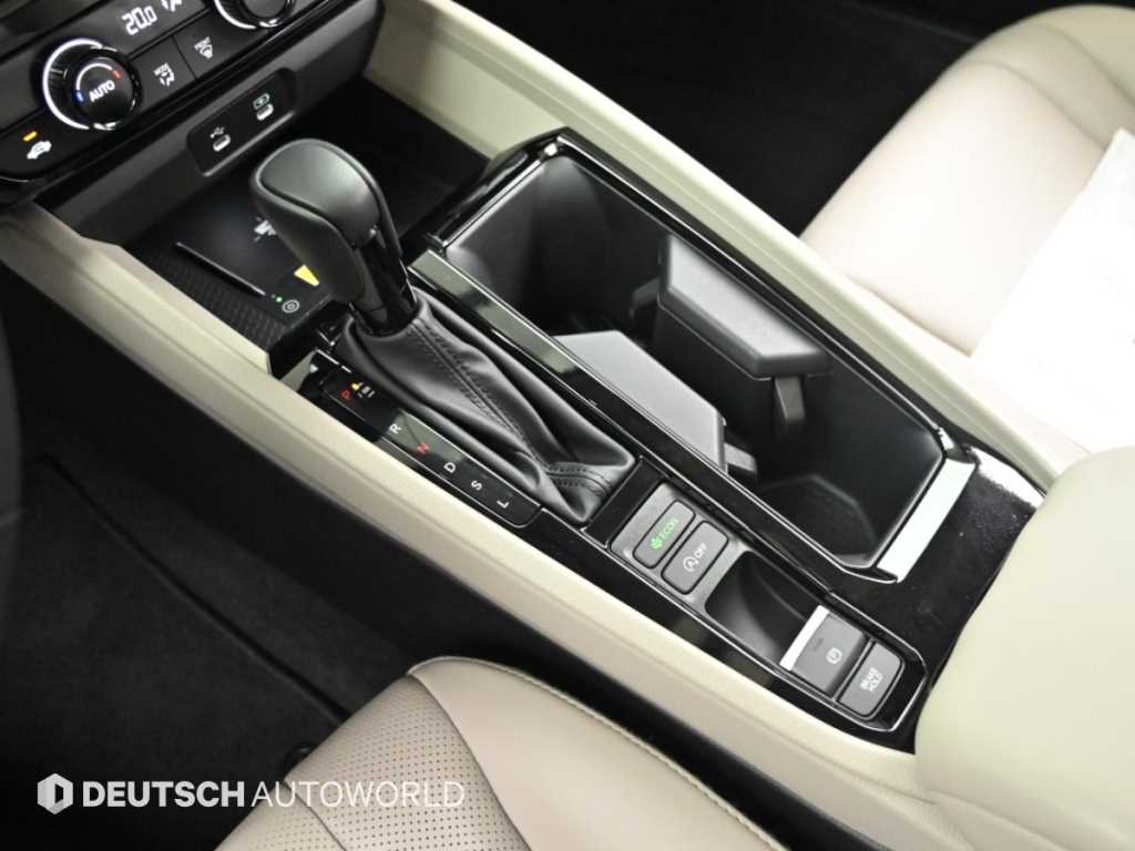 Honda Accord — photo 09