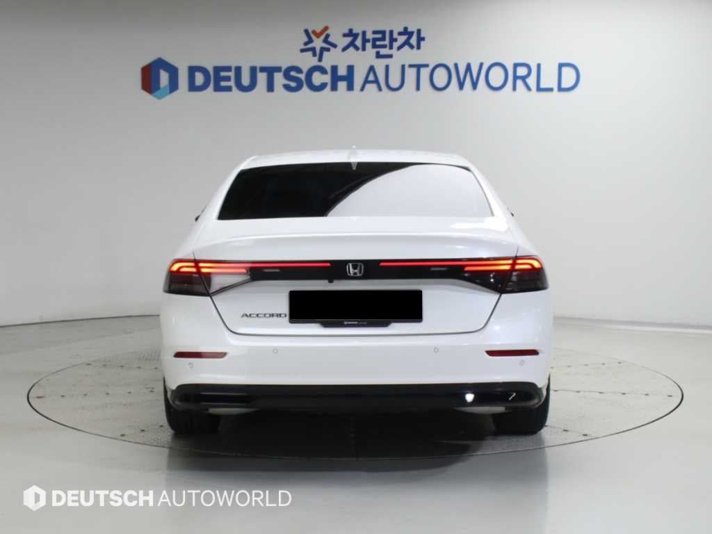 Honda Accord — photo 04