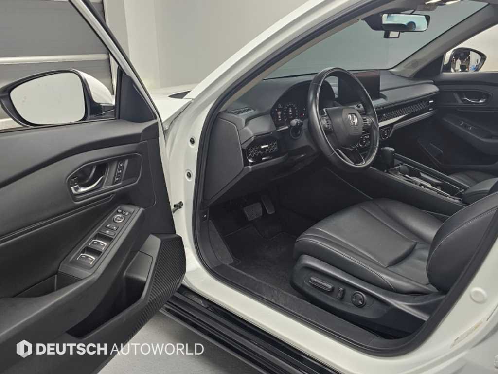 Honda Accord — photo 11