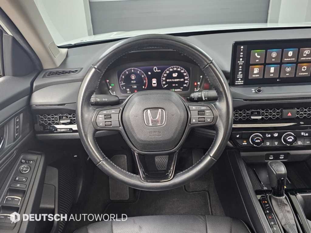 Honda Accord — photo 13