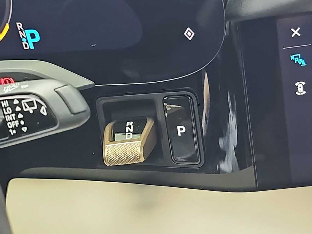 Porsche Taycan — photo 08