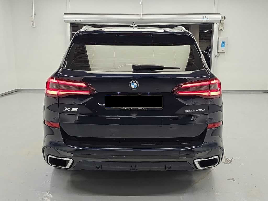 BMW X5 — photo 03