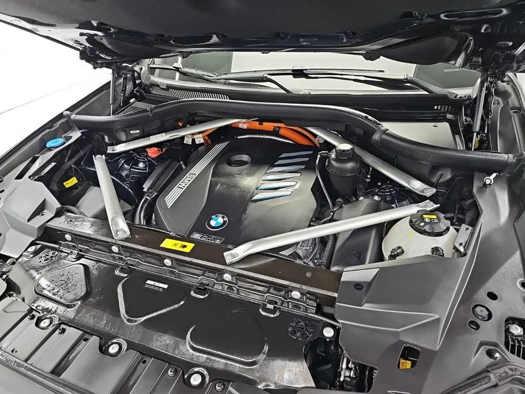 BMW X5 — photo 05