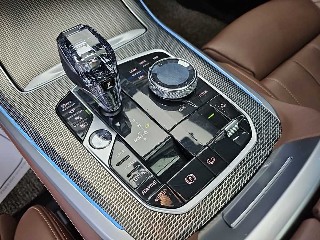 BMW X5 — photo 08