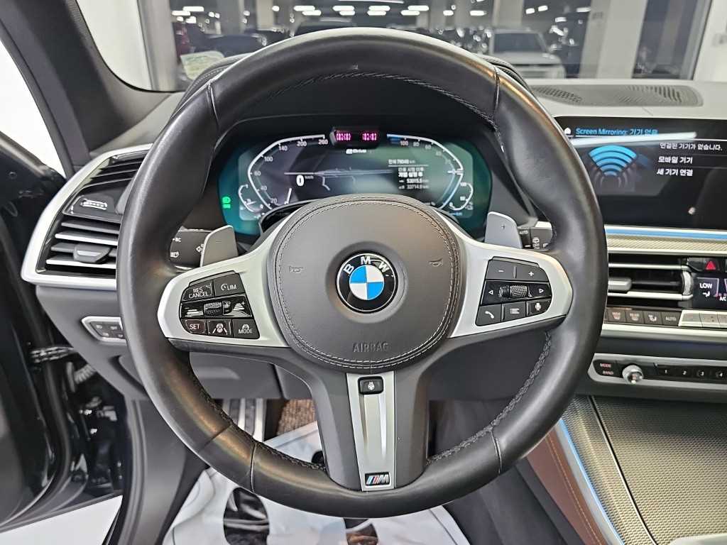 BMW X5 — photo 09