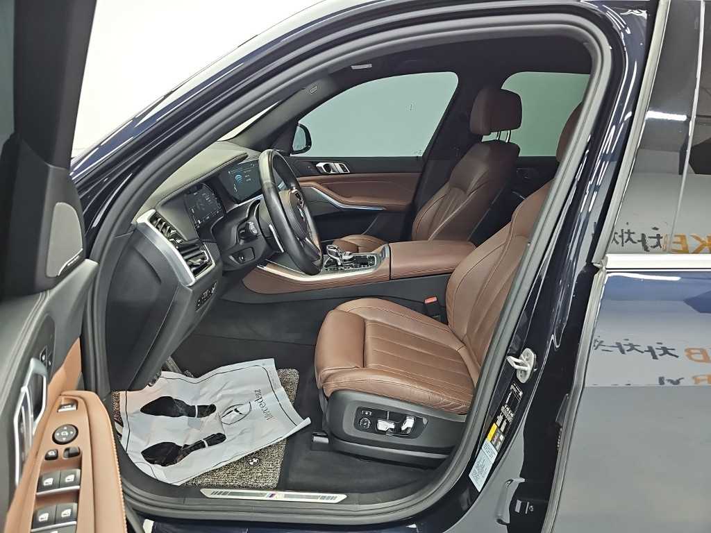BMW X5 — photo 11