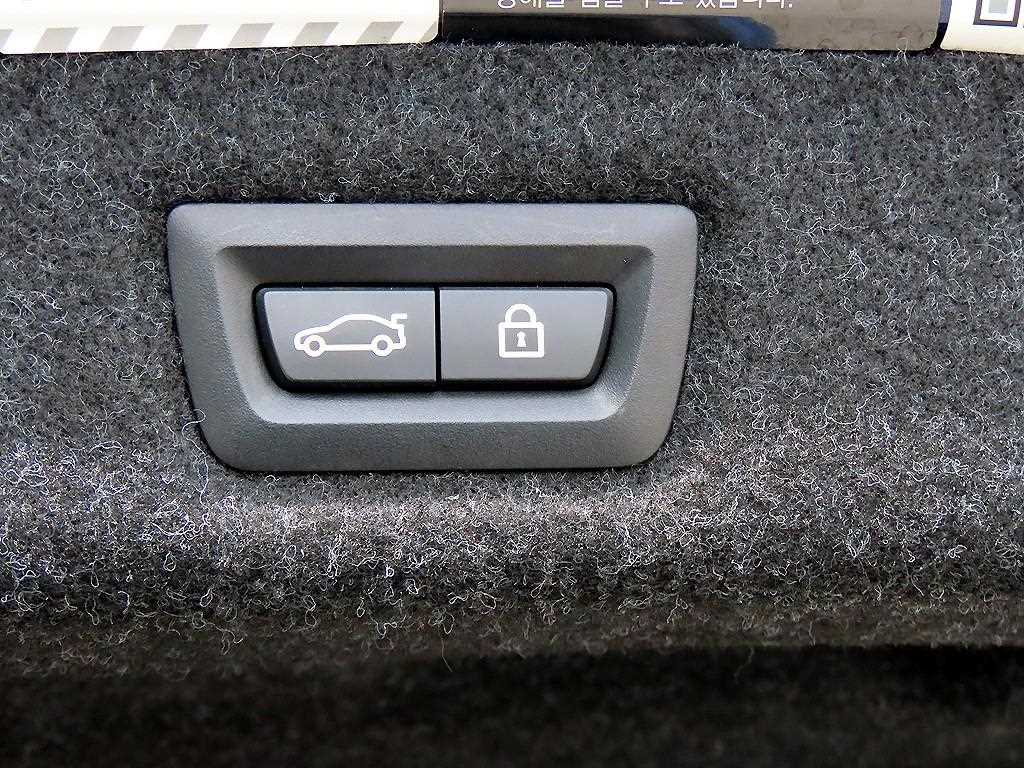BMW 5-Series — photo 16
