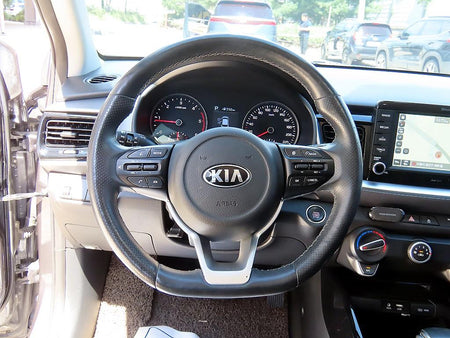 Kia Stonic — photo 08