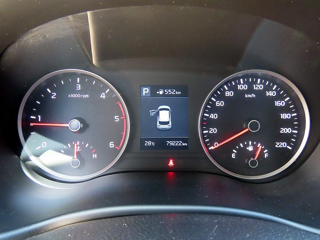Kia Stonic — photo 09
