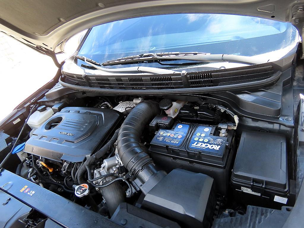 Kia Stonic — photo 18