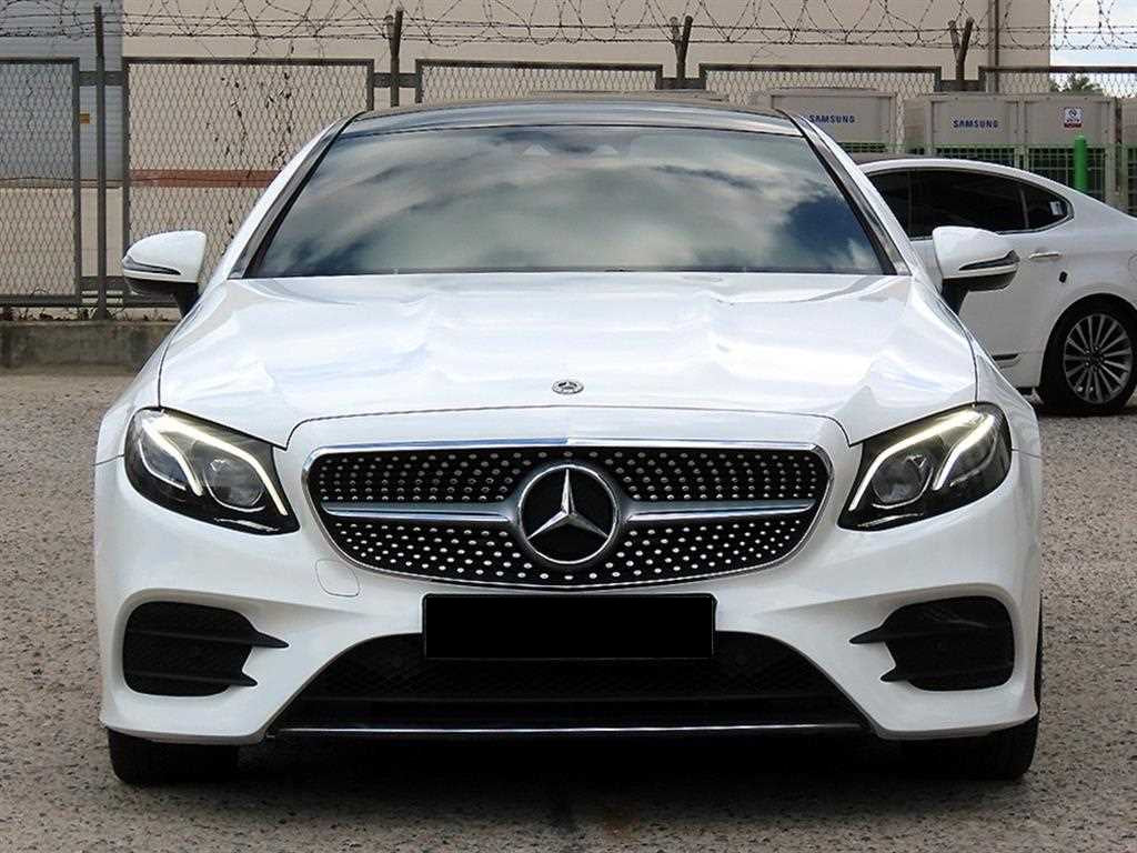 Mercedes-Benz E-Class — photo 01