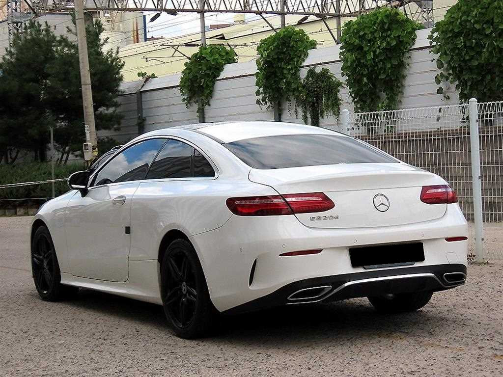 Mercedes-Benz E-Class — photo 03