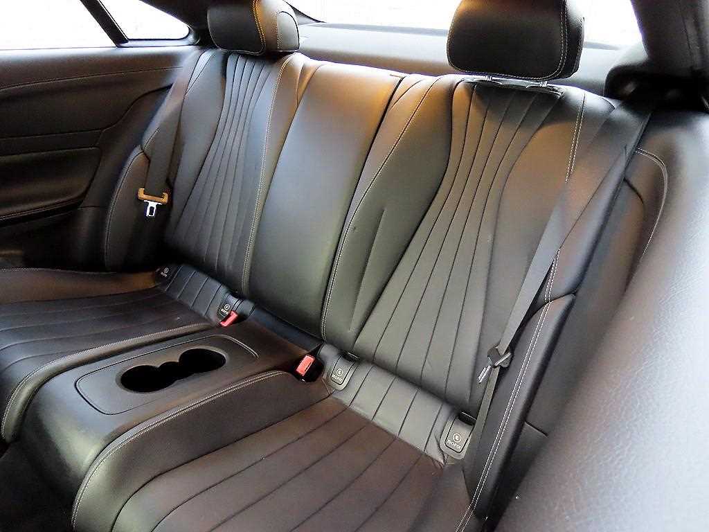 Mercedes-Benz E-Class — photo 06