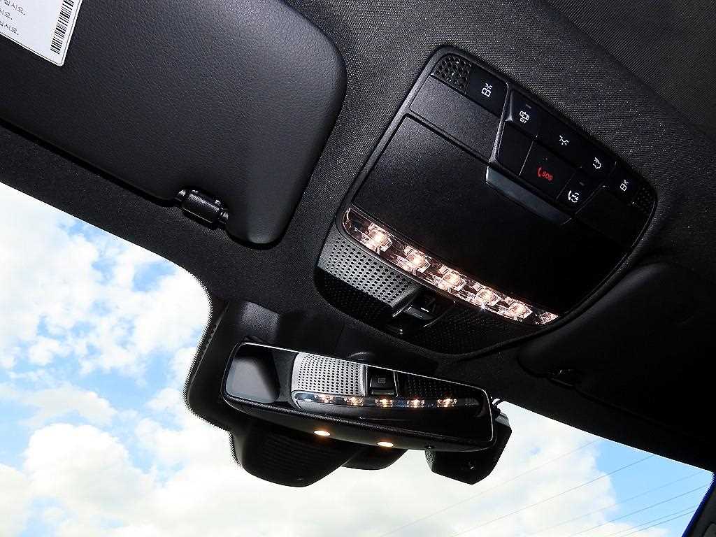 Mercedes-Benz E-Class — photo 15