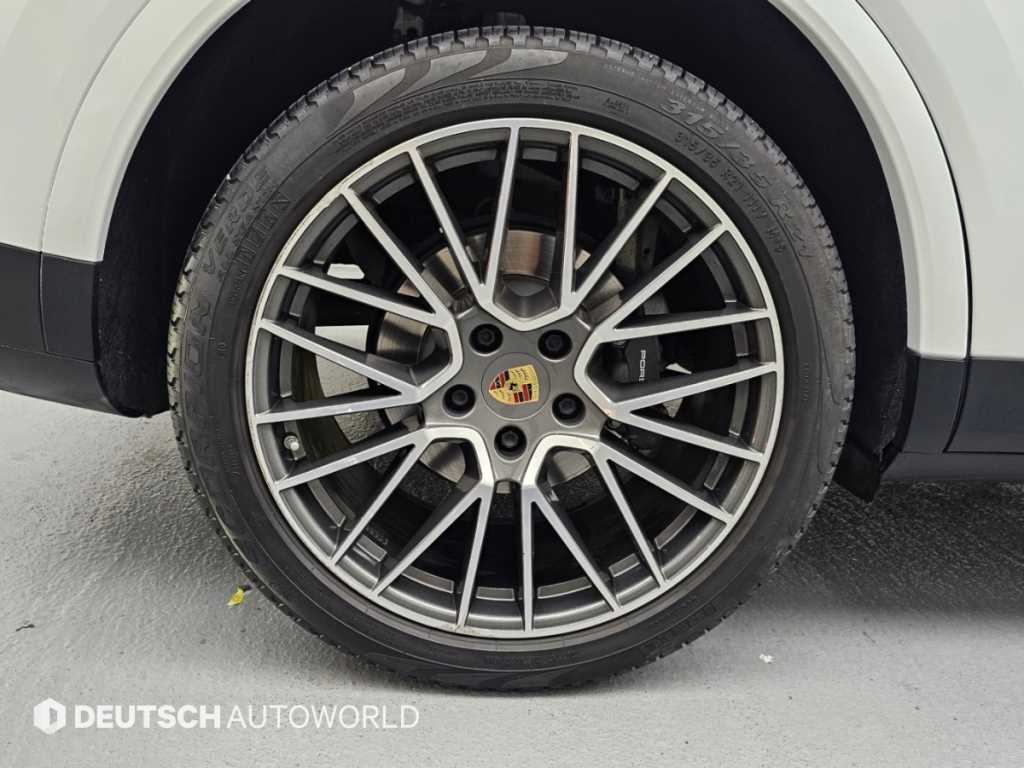 Porsche Cayenne — photo 05