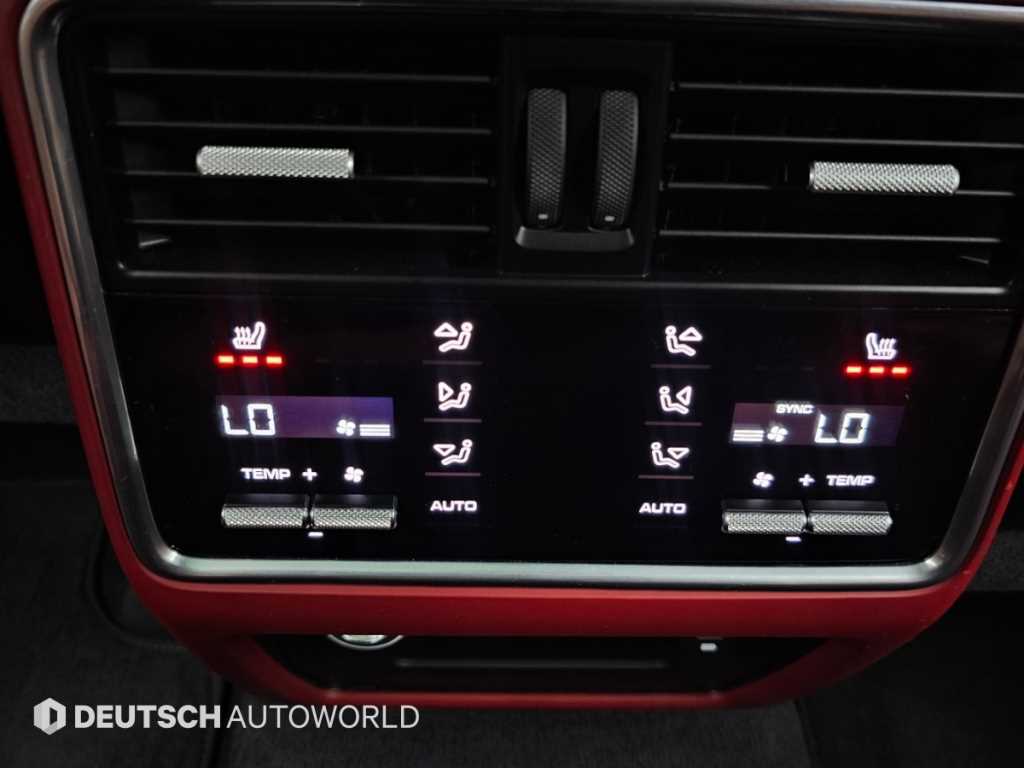 Porsche Cayenne — photo 16