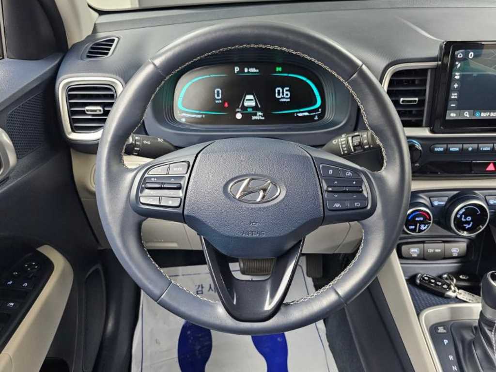Hyundai Venue — photo 13