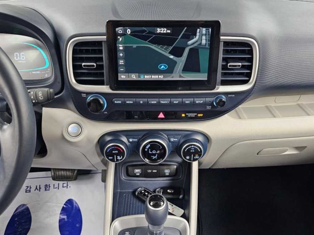 Hyundai Venue — photo 14