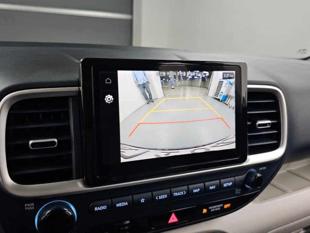 Hyundai Venue — photo 15