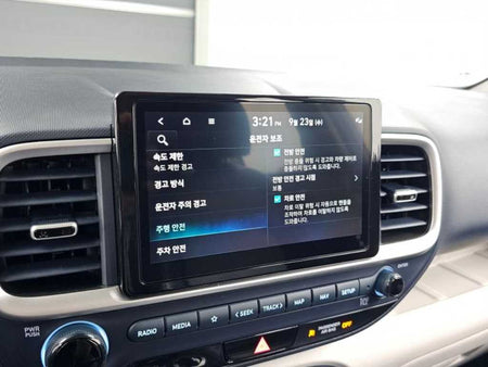 Hyundai Venue — photo 17