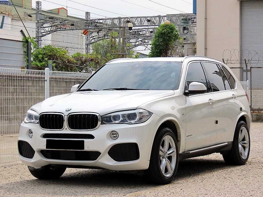 BMW X5 — photo 01