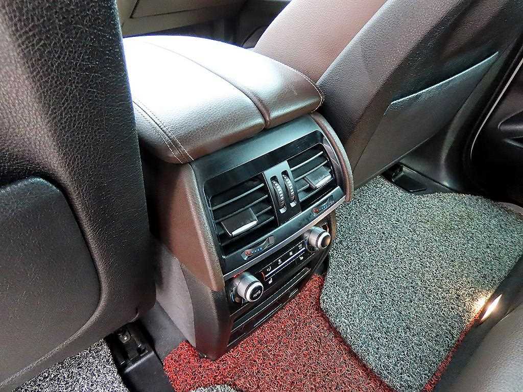 BMW X5 — photo 14
