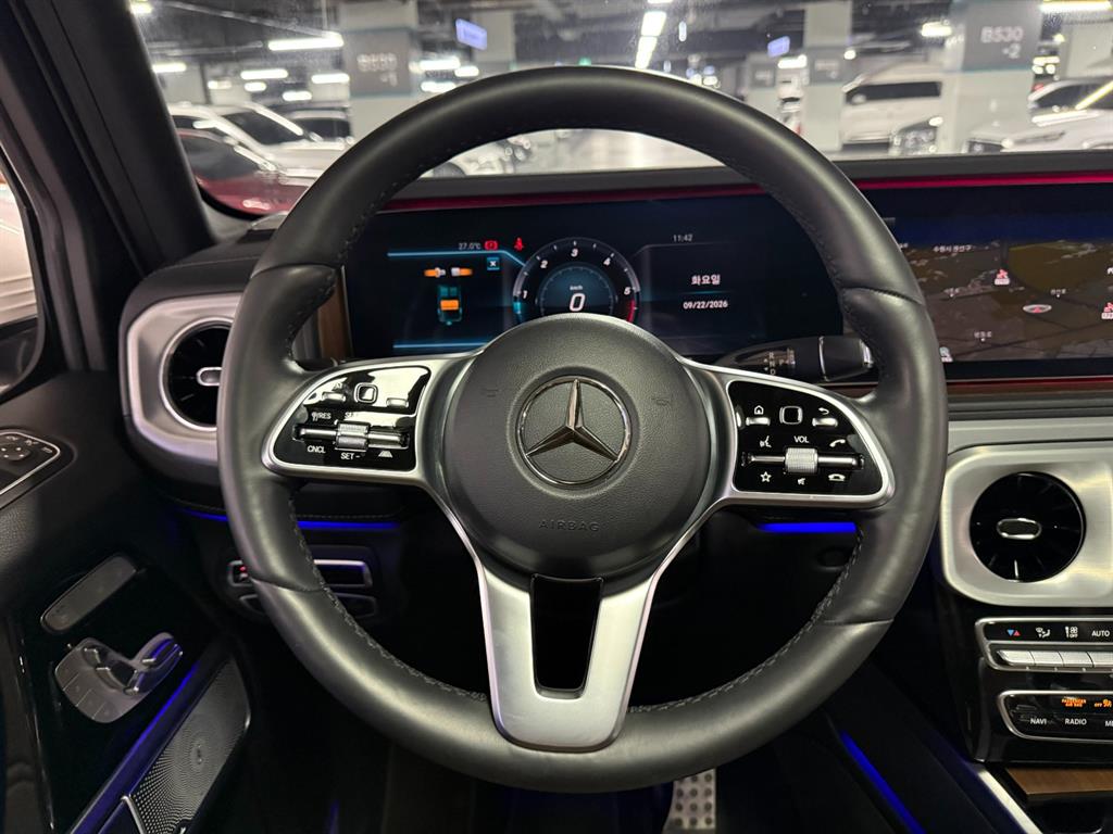 Mercedes-Benz G-Class — photo 09