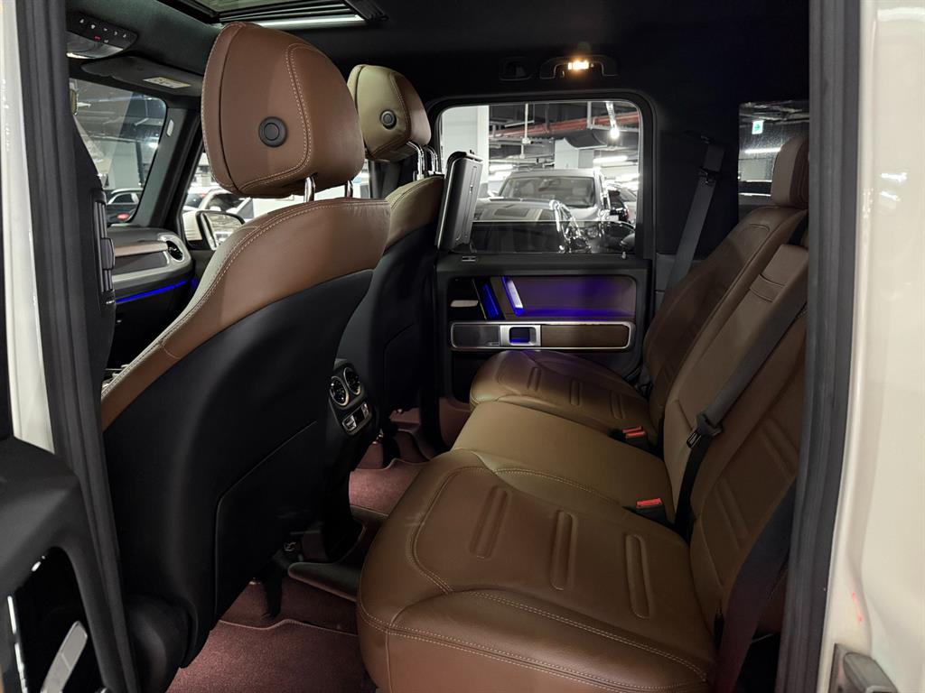 Mercedes-Benz G-Class — photo 11