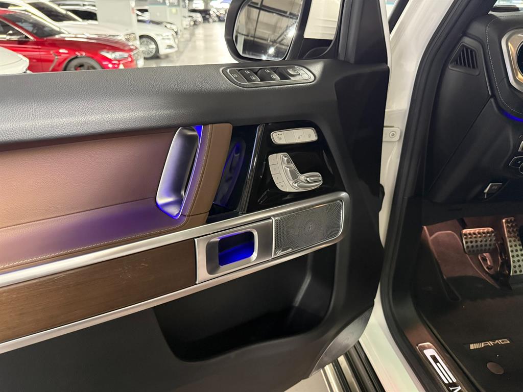 Mercedes-Benz G-Class — photo 12