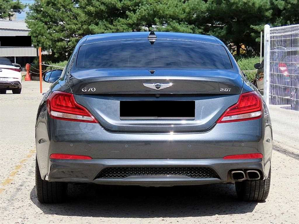 Genesis G70 — photo 04