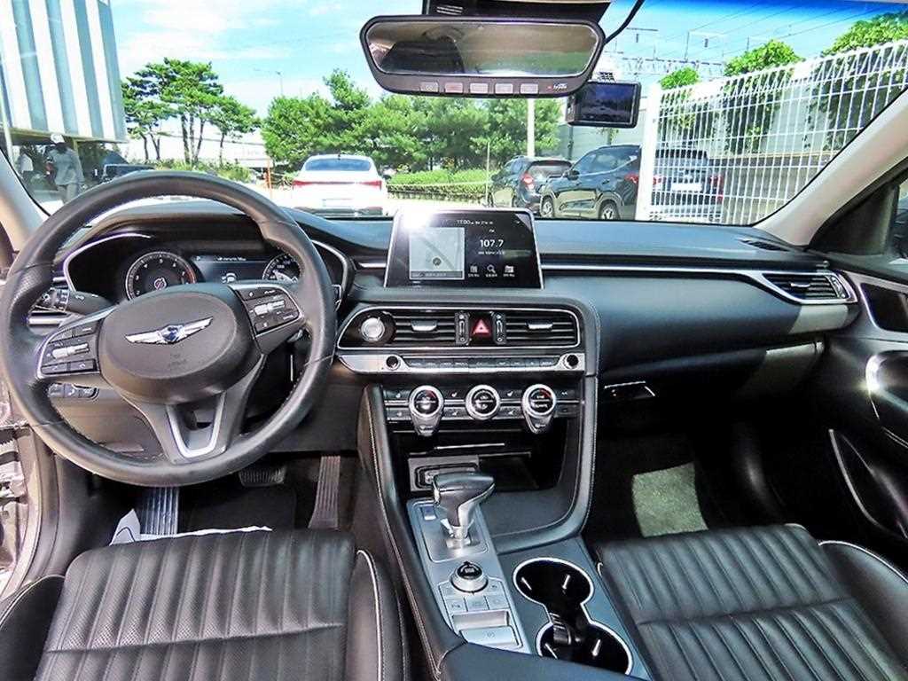 Genesis G70 — photo 07