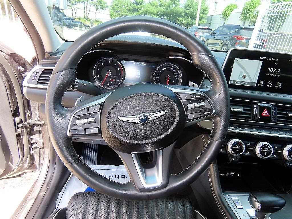 Genesis G70 — photo 08