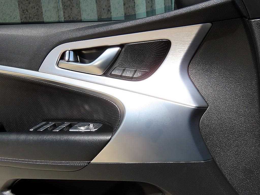 Genesis G70 — photo 11
