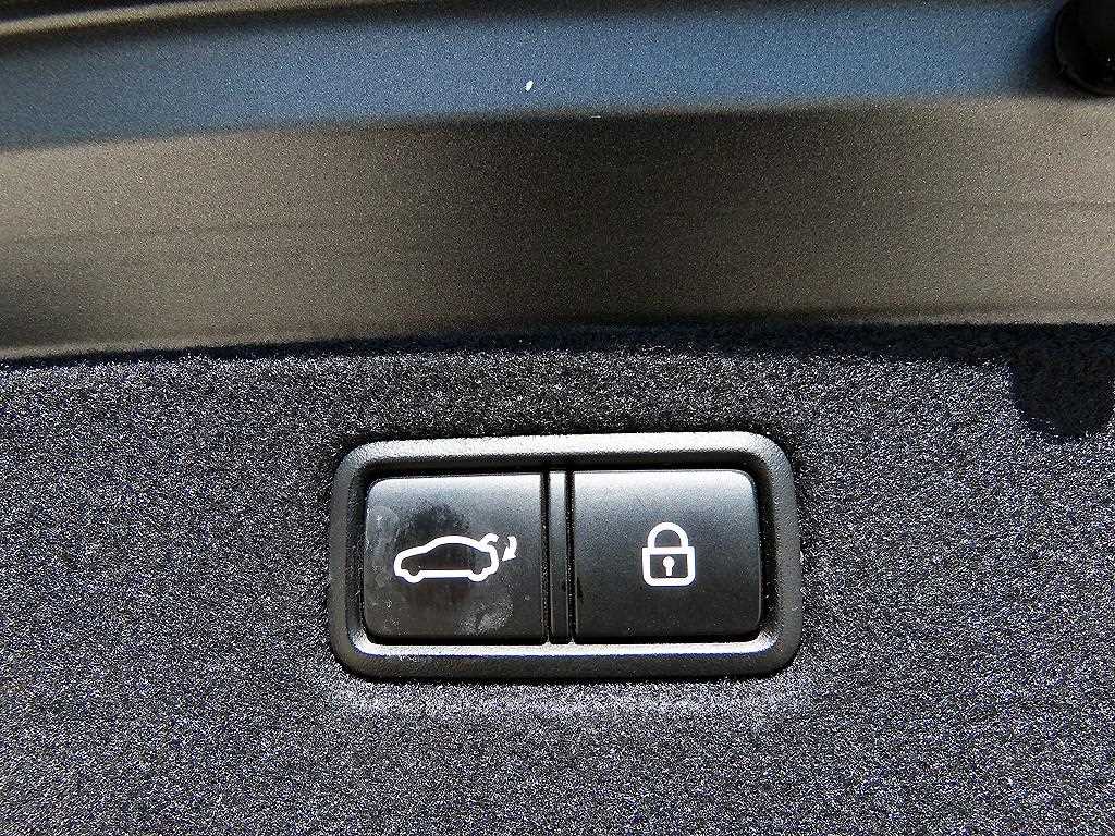 Genesis G70 — photo 17