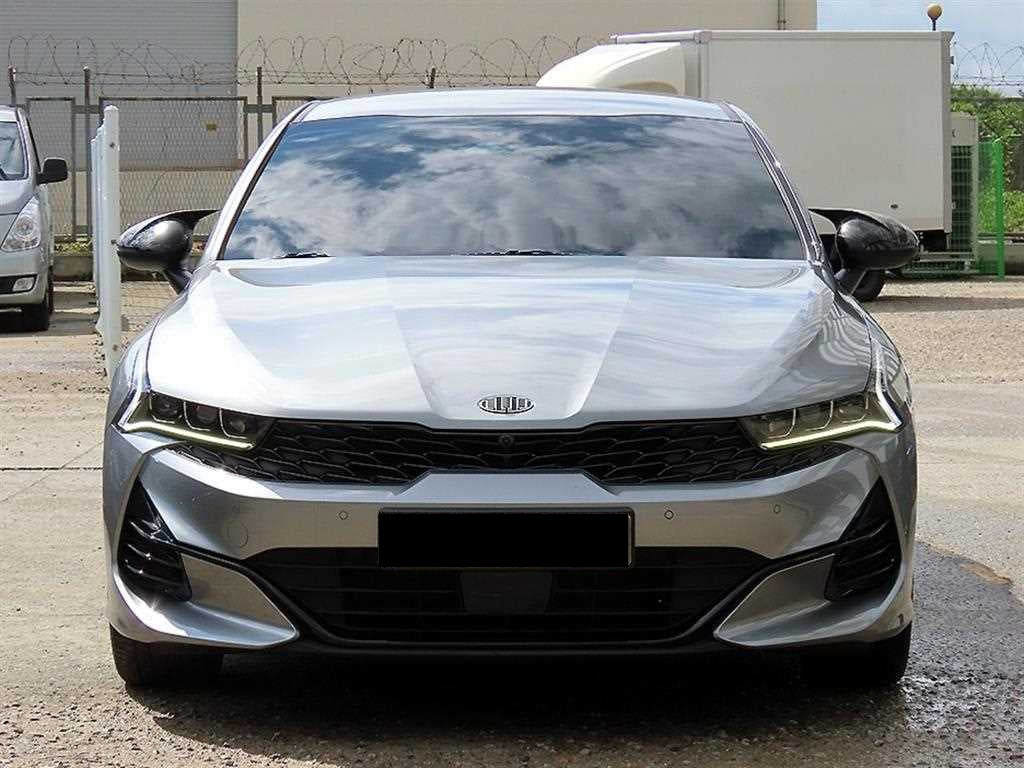 Kia K5 — photo 01