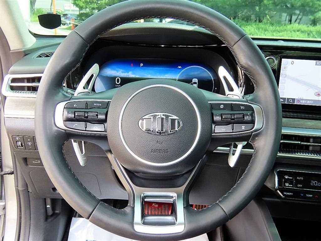 Kia K5 — photo 08