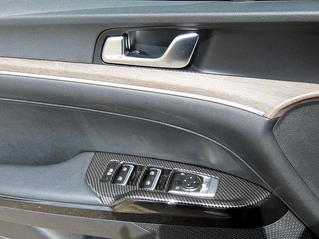 Kia K5 — photo 11